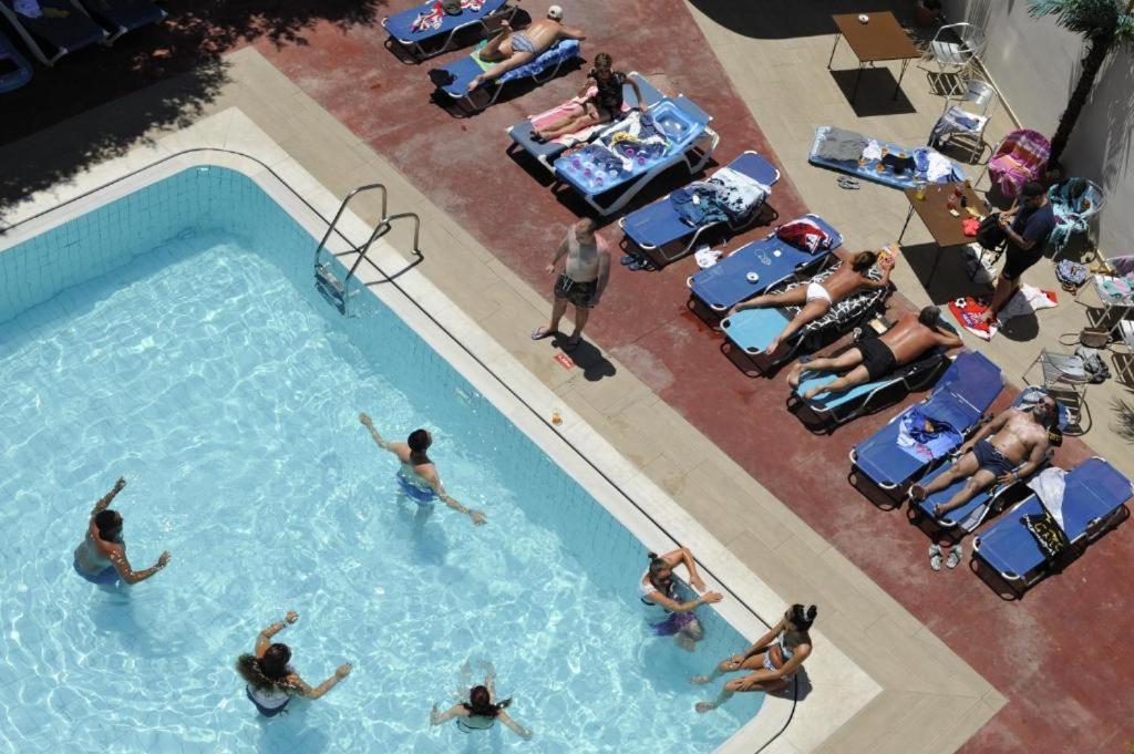 הרסוניסוס Porto Plazza Hotel מראה חיצוני תמונה