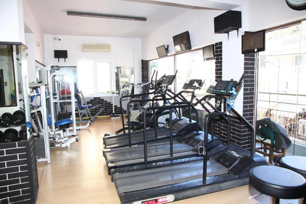 הרסוניסוס Porto Plazza Hotel מראה חיצוני תמונה