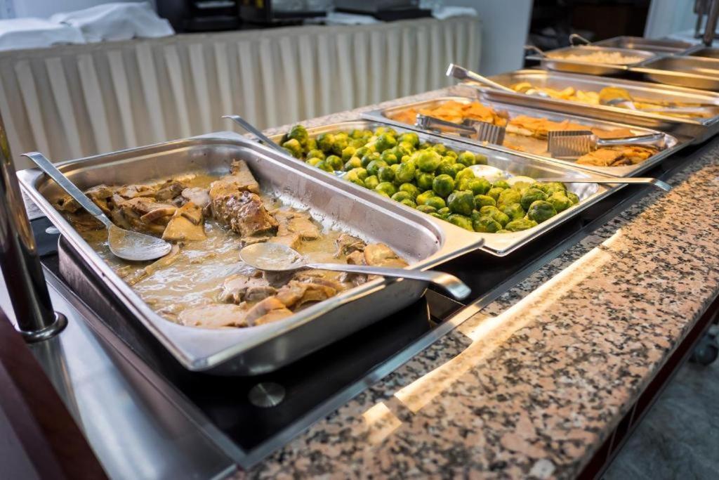הרסוניסוס Porto Plazza Hotel מראה חיצוני תמונה