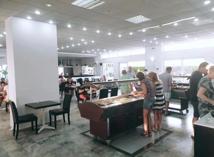 הרסוניסוס Porto Plazza Hotel מראה חיצוני תמונה