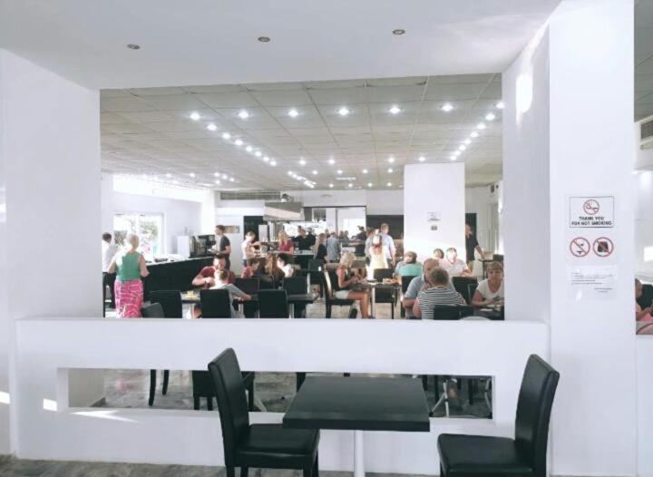 הרסוניסוס Porto Plazza Hotel מראה חיצוני תמונה