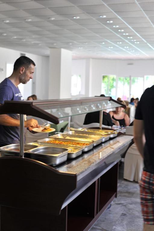 הרסוניסוס Porto Plazza Hotel מראה חיצוני תמונה