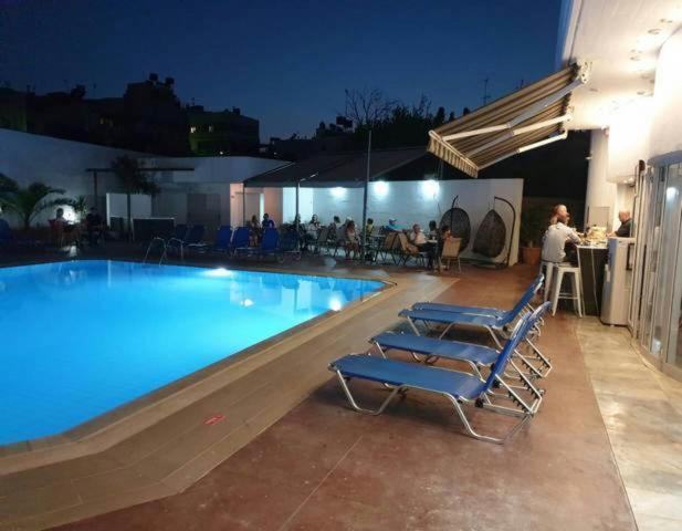 הרסוניסוס Porto Plazza Hotel מראה חיצוני תמונה