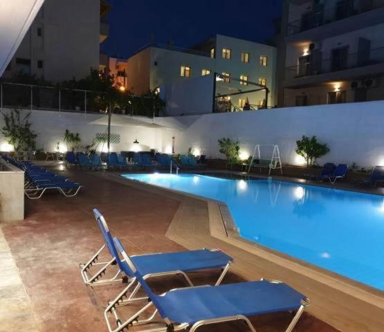 הרסוניסוס Porto Plazza Hotel מראה חיצוני תמונה