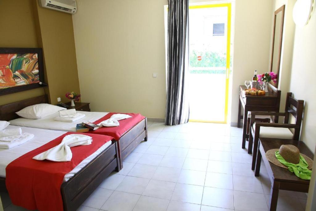 הרסוניסוס Porto Plazza Hotel מראה חיצוני תמונה