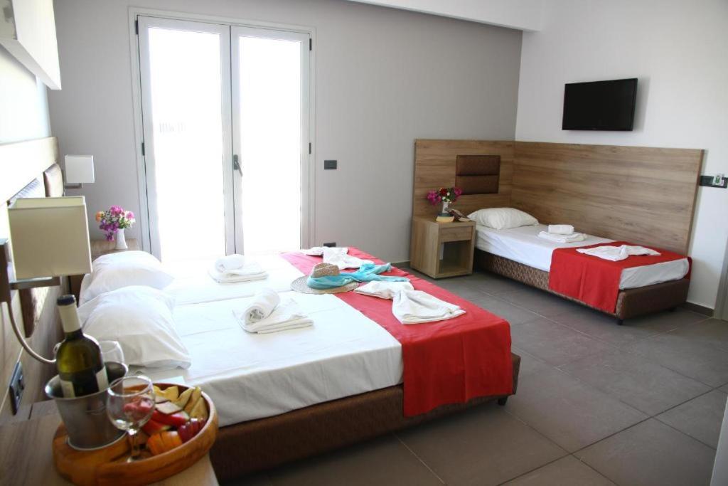 הרסוניסוס Porto Plazza Hotel מראה חיצוני תמונה