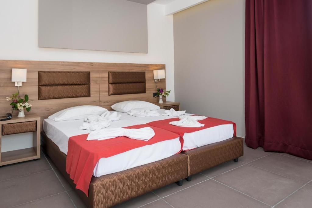 הרסוניסוס Porto Plazza Hotel מראה חיצוני תמונה