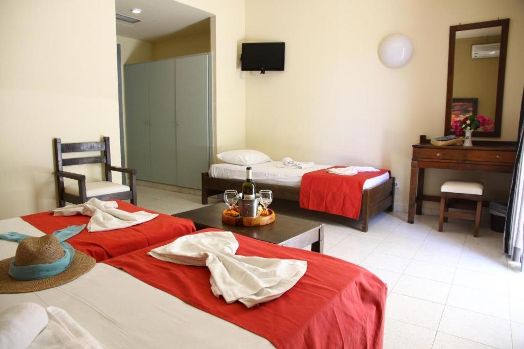 הרסוניסוס Porto Plazza Hotel מראה חיצוני תמונה