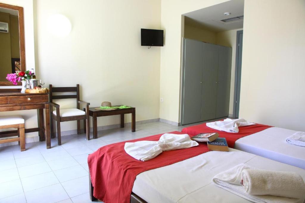 הרסוניסוס Porto Plazza Hotel מראה חיצוני תמונה