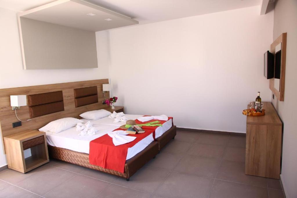 הרסוניסוס Porto Plazza Hotel מראה חיצוני תמונה