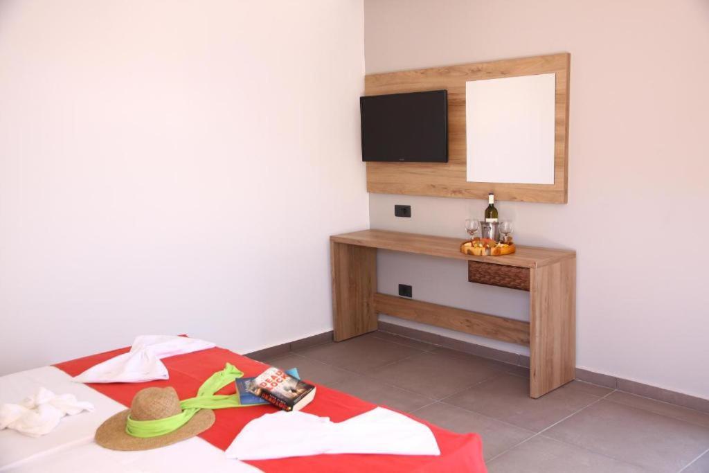 הרסוניסוס Porto Plazza Hotel מראה חיצוני תמונה