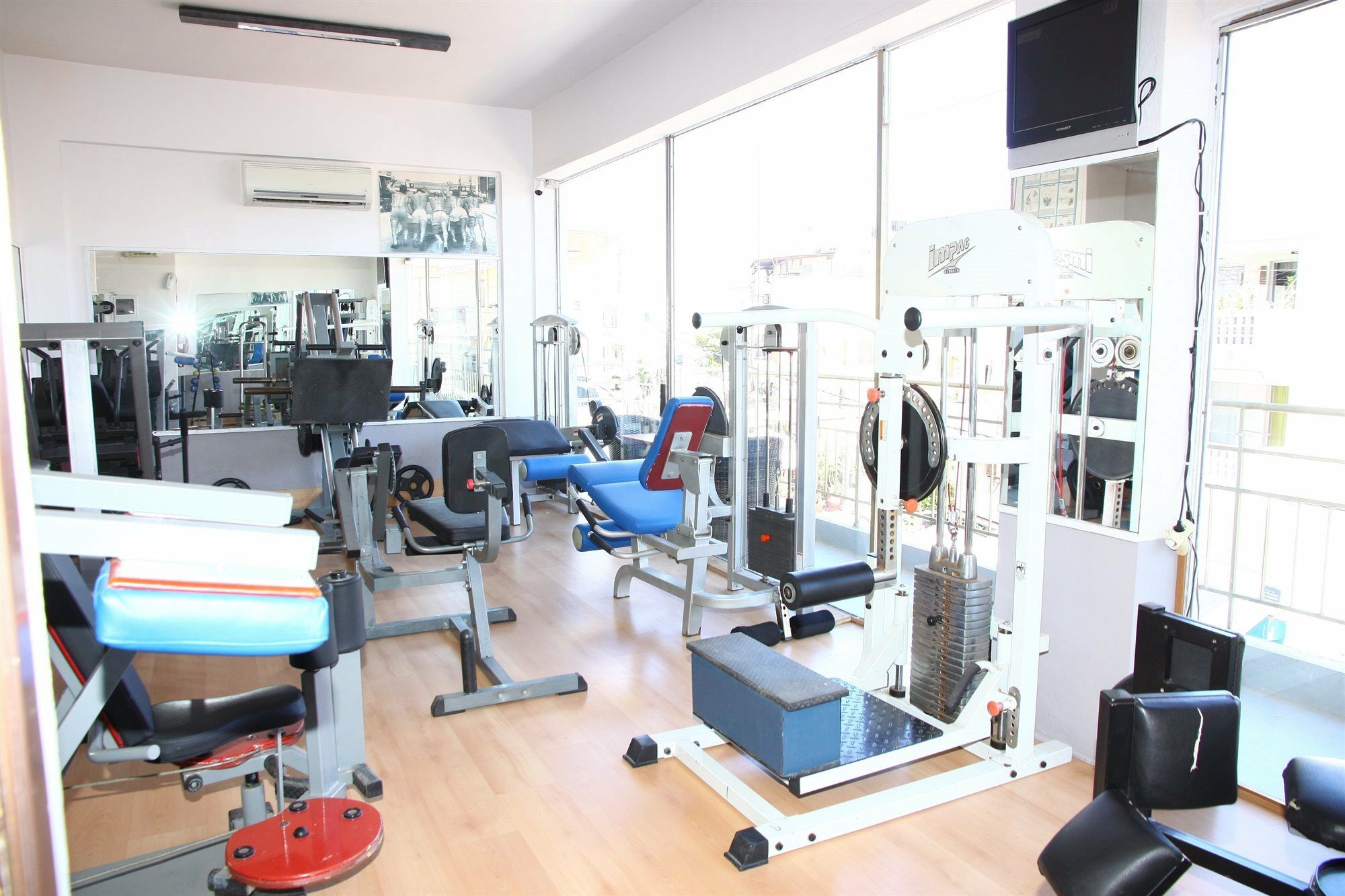 הרסוניסוס Porto Plazza Hotel מראה חיצוני תמונה